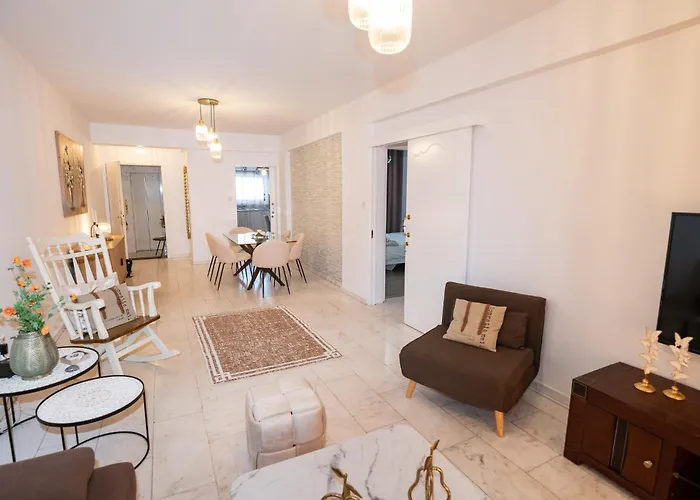 Quattro Center * לרנקה